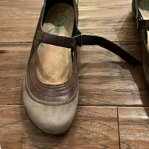 NAOT Kirei Mary Jane Suede Flats with Leather Uppers Size 6.5 - Picture 3 of 9